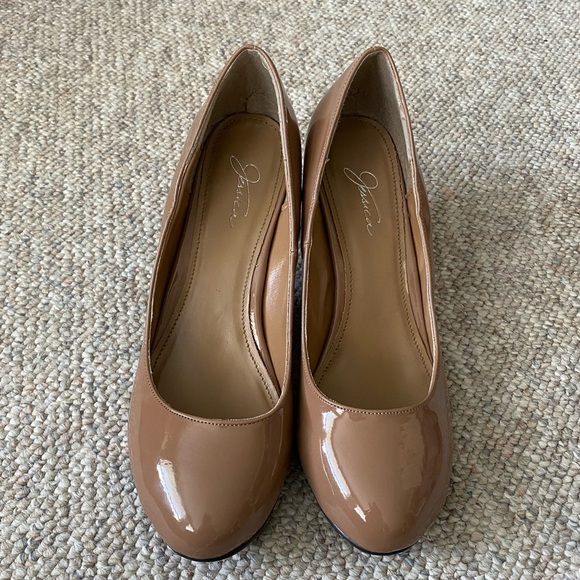 Brown Low Heeled Shoes - Picture 1 of 3